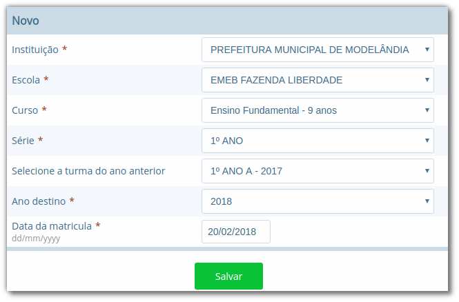Formulário para registro de rematrícula automática, com os campos "Instituição", "Escola", "Curso", "Série", "Selecione a turma do ano anterior", "Ano destino" e "Data da matrícula", com o botão "Salvar"